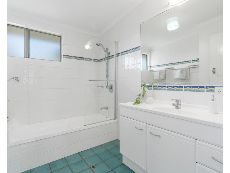 27 Backford Street, Chermside West QLD 4032