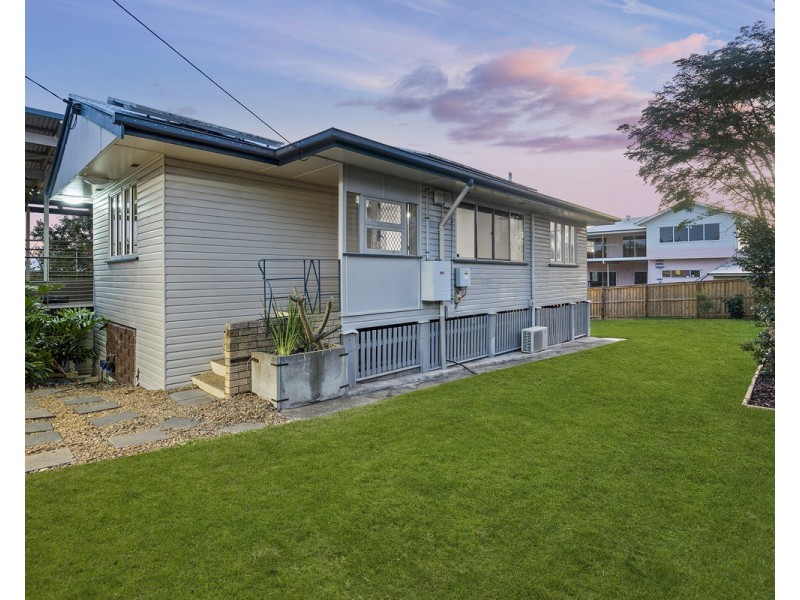 18 Alleena Street, Chermside QLD 4032