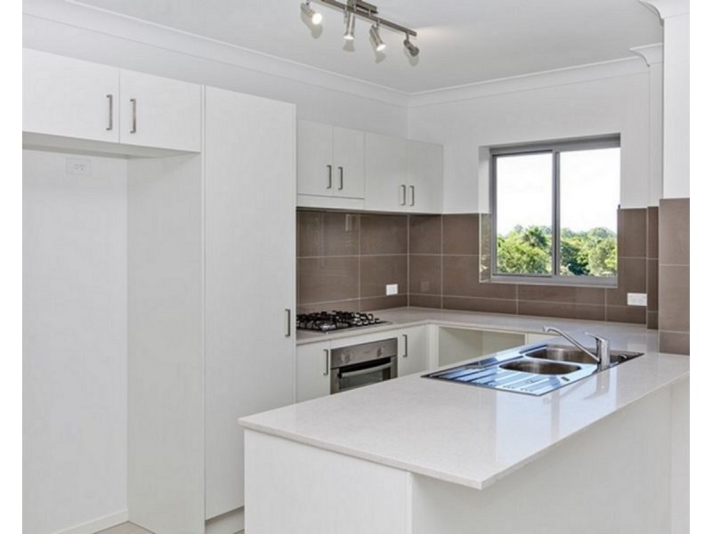 8/23 Grasspan Street, Zillmere QLD 4034