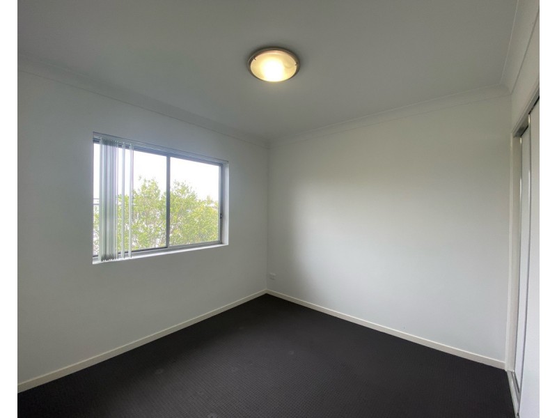 8/23 Grasspan Street, Zillmere QLD 4034