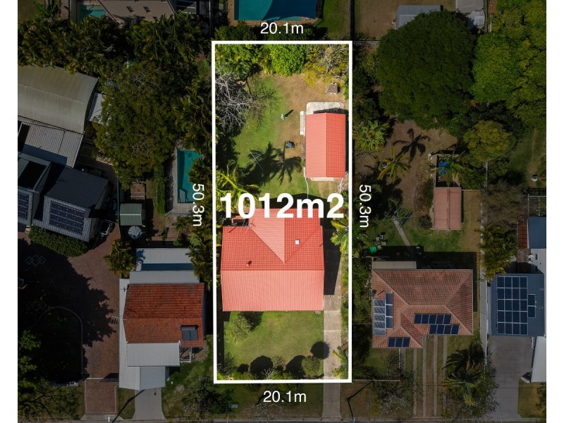 30 Seaville Avenue, Scarborough QLD 4020