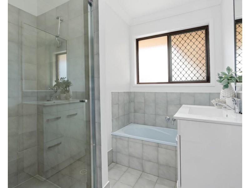 32 Gielgud Crescent, Mcdowall QLD 4053
