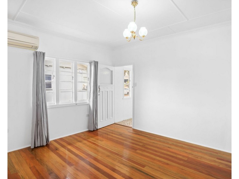 2 Wirega Street, Wavell Heights QLD 4012