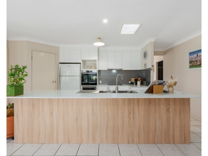 34 Kirri Avenue, Petrie QLD 4502