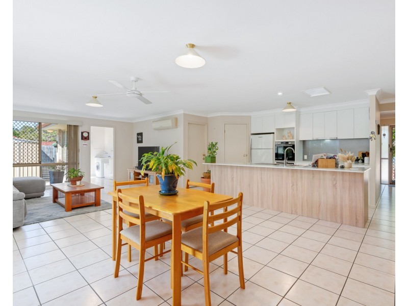 34 Kirri Avenue, Petrie QLD 4502