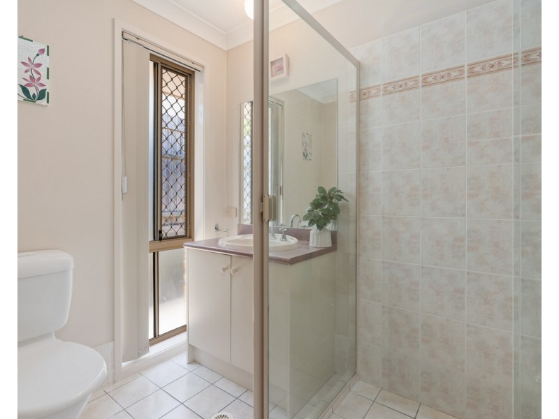 34 Kirri Avenue, Petrie QLD 4502