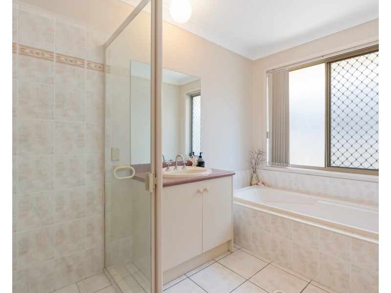 34 Kirri Avenue, Petrie QLD 4502