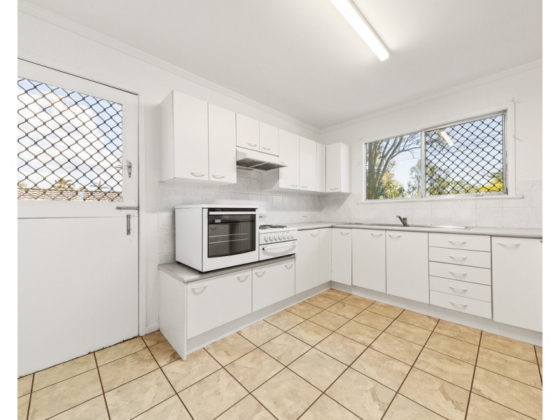 39 Illuta Avenue, Ferny Hills QLD 4055