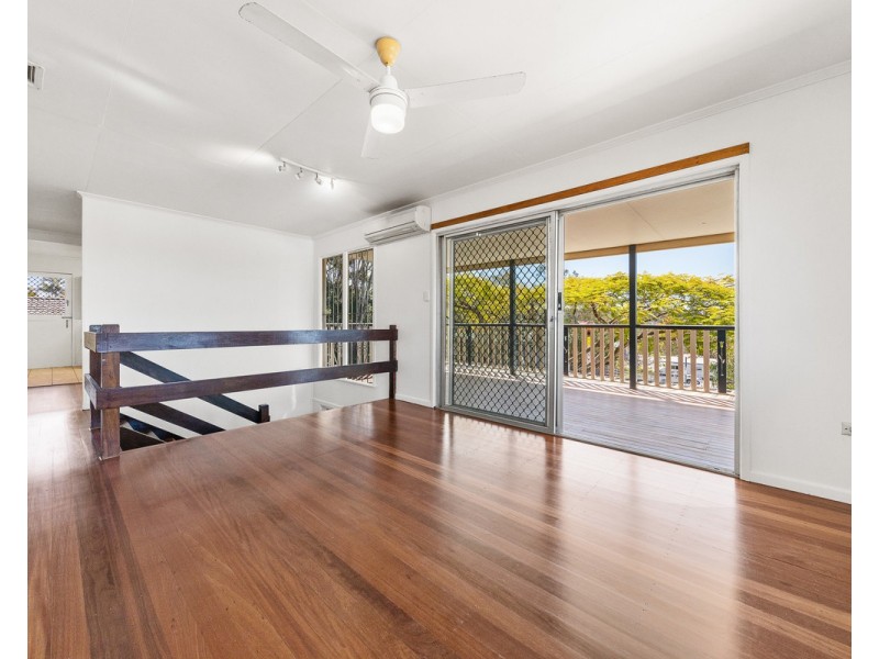 39 Illuta Avenue, Ferny Hills QLD 4055