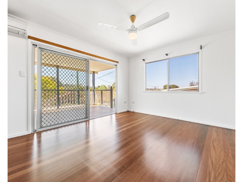 39 Illuta Avenue, Ferny Hills QLD 4055