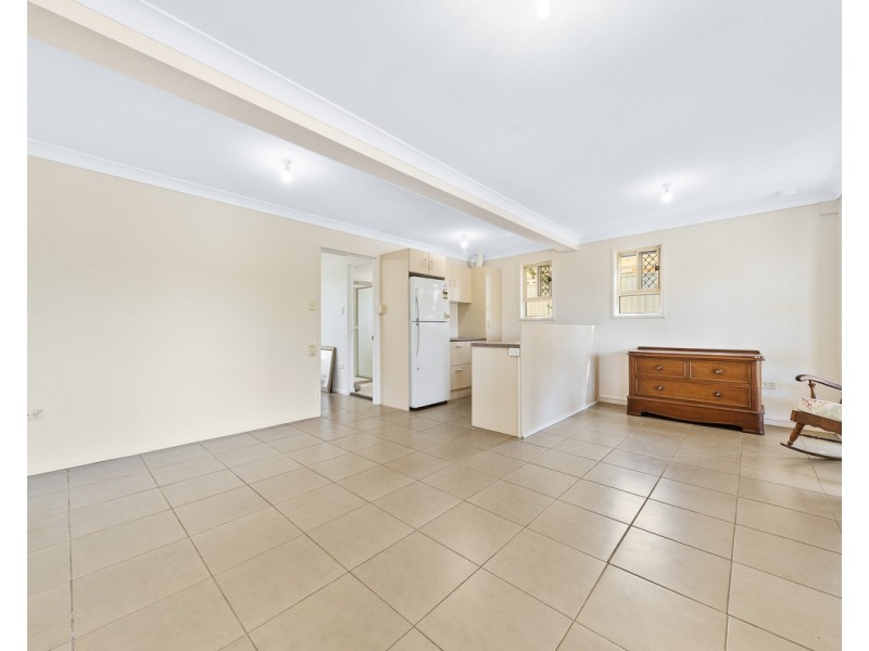 39 Illuta Avenue, Ferny Hills QLD 4055