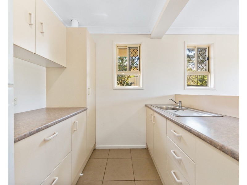 39 Illuta Avenue, Ferny Hills QLD 4055