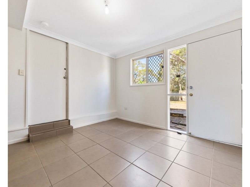 39 Illuta Avenue, Ferny Hills QLD 4055