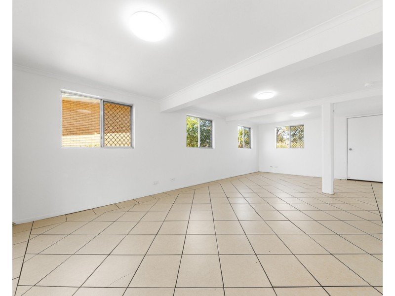 39 Illuta Avenue, Ferny Hills QLD 4055