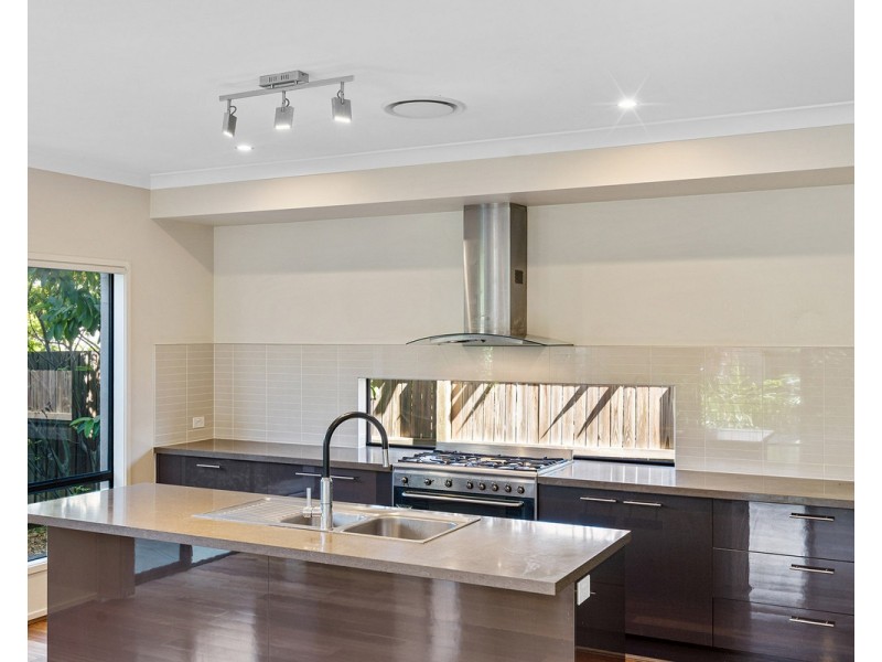 6 Scholard Crescent, Bridgeman Downs QLD 4035