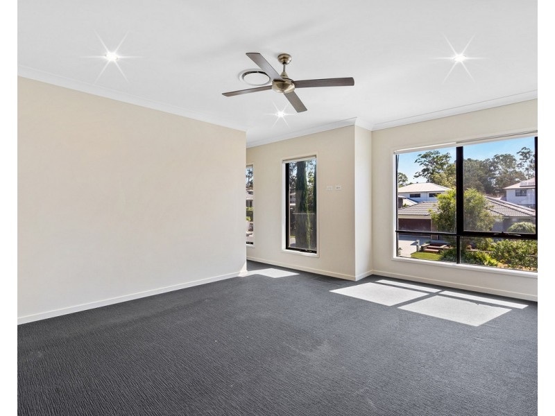 6 Scholard Crescent, Bridgeman Downs QLD 4035