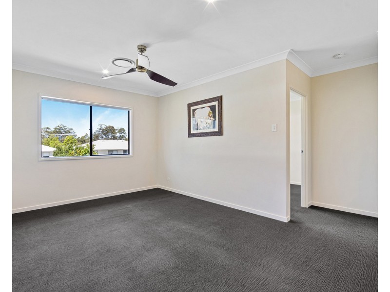 6 Scholard Crescent, Bridgeman Downs QLD 4035