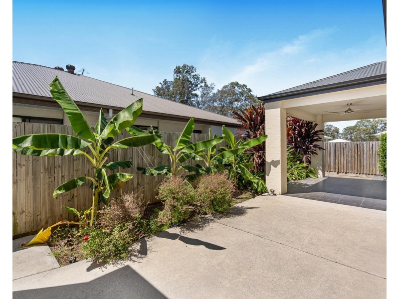 6 Scholard Crescent, Bridgeman Downs QLD 4035