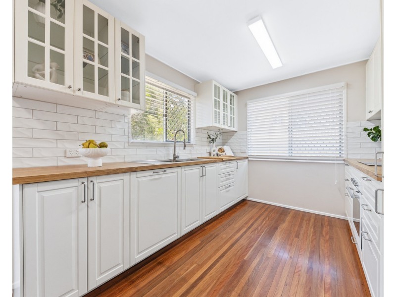 30 Carwell Avenue, Petrie QLD 4502