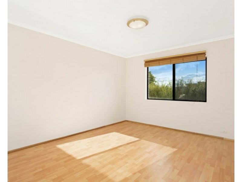 2/8 Lisson Grove, Wooloowin QLD 4030