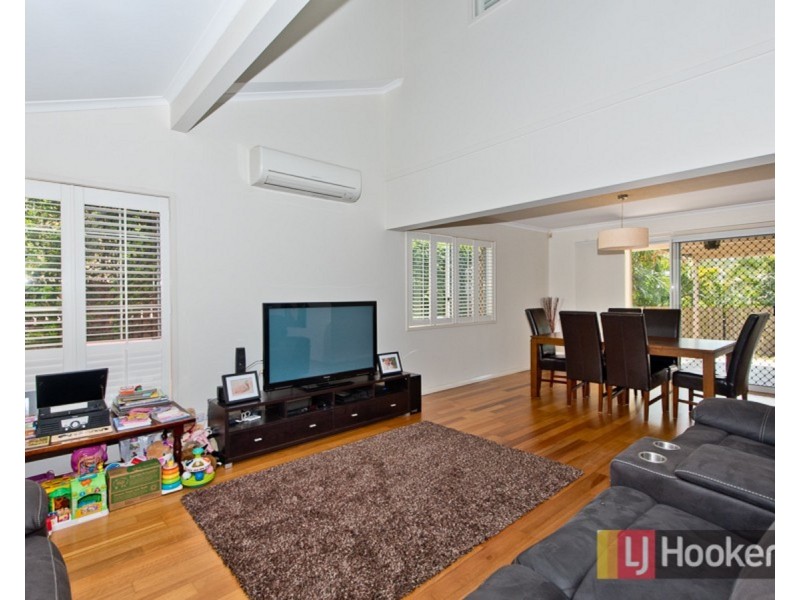 13 Gielgud Crescent, Mcdowall QLD 4053