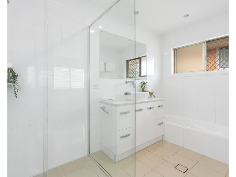 31 Bramcote Street, Chermside West QLD 4032