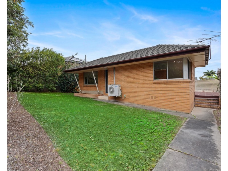 31 Bramcote Street, Chermside West QLD 4032