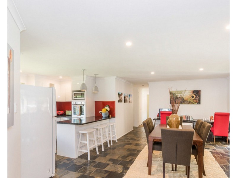 11 Selleck Close, Mcdowall QLD 4053