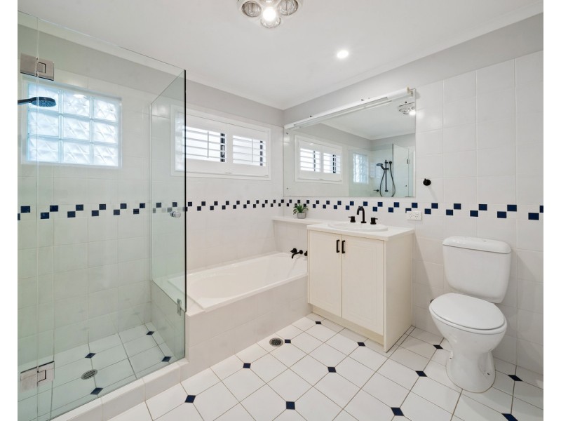 29 Ashley Road, Chermside West QLD 4032