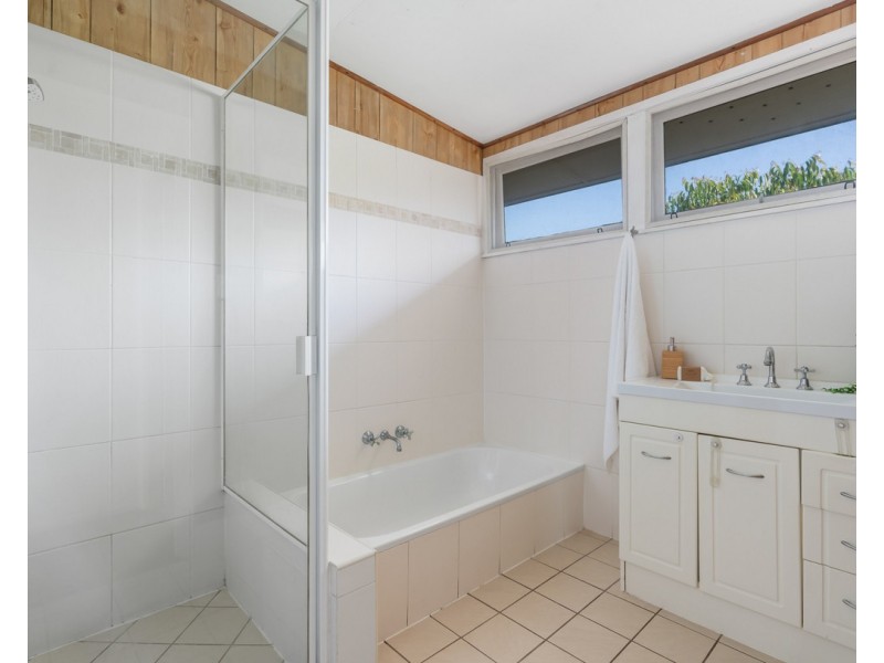 8 Backford Street, Chermside West QLD 4032