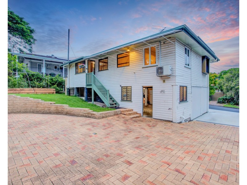 8 Narthanya Street, Chermside West QLD 4032