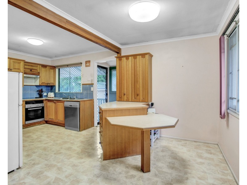 8 Narthanya Street, Chermside West QLD 4032