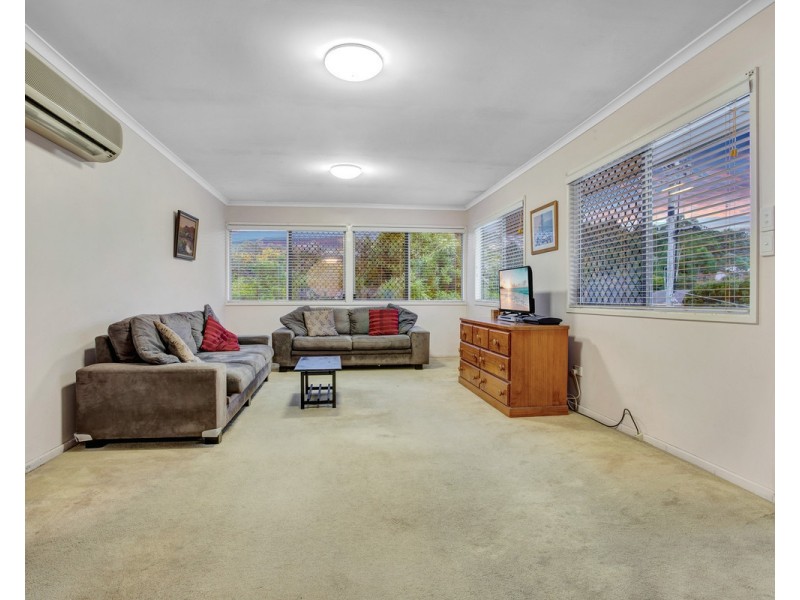 8 Narthanya Street, Chermside West QLD 4032