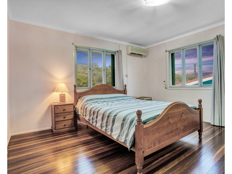 8 Narthanya Street, Chermside West QLD 4032