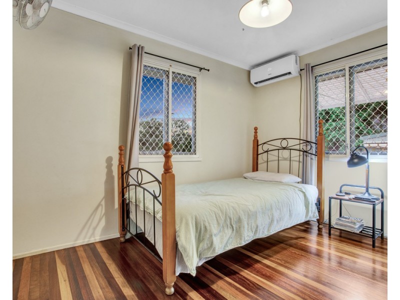 8 Narthanya Street, Chermside West QLD 4032