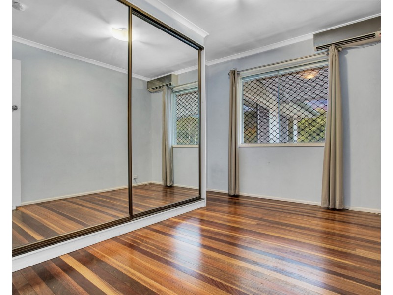 8 Narthanya Street, Chermside West QLD 4032