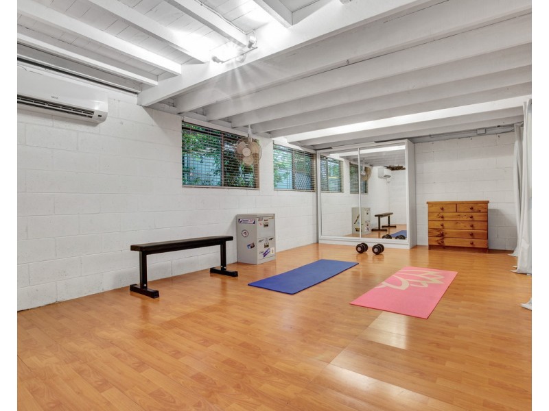 8 Narthanya Street, Chermside West QLD 4032