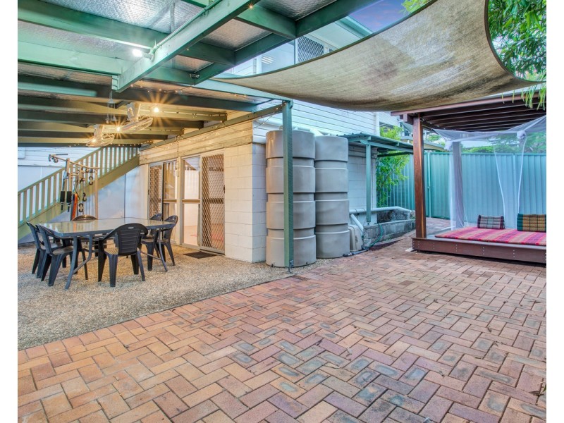 8 Narthanya Street, Chermside West QLD 4032