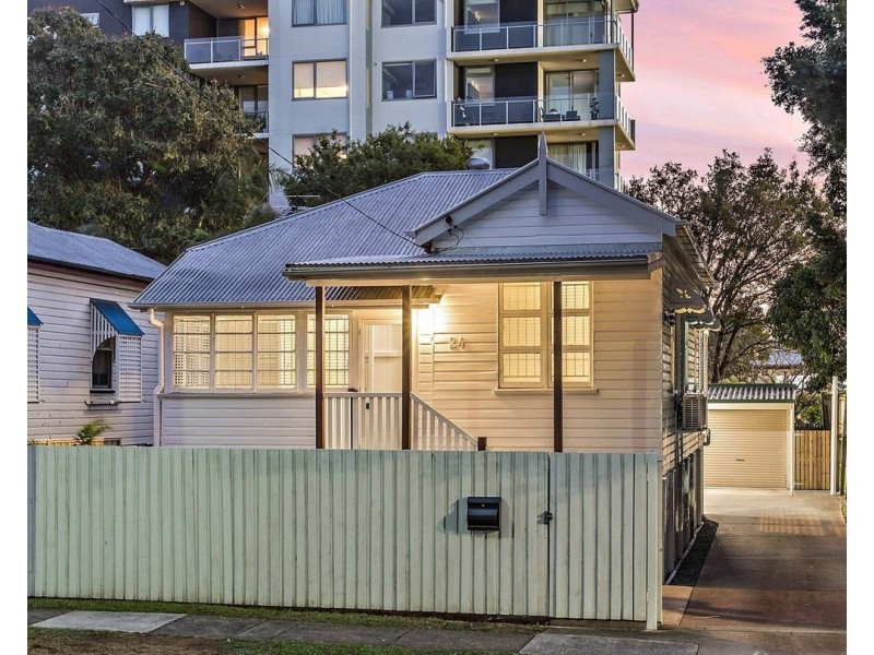 24 Hunt Street, Hamilton QLD 4007