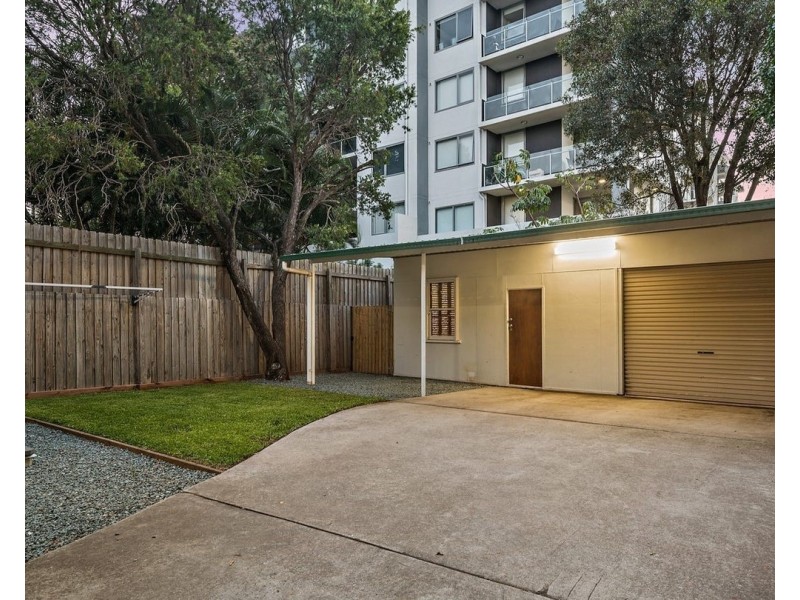 24 Hunt Street, Hamilton QLD 4007