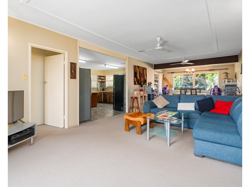 30 Seaville Avenue, Scarborough QLD 4020