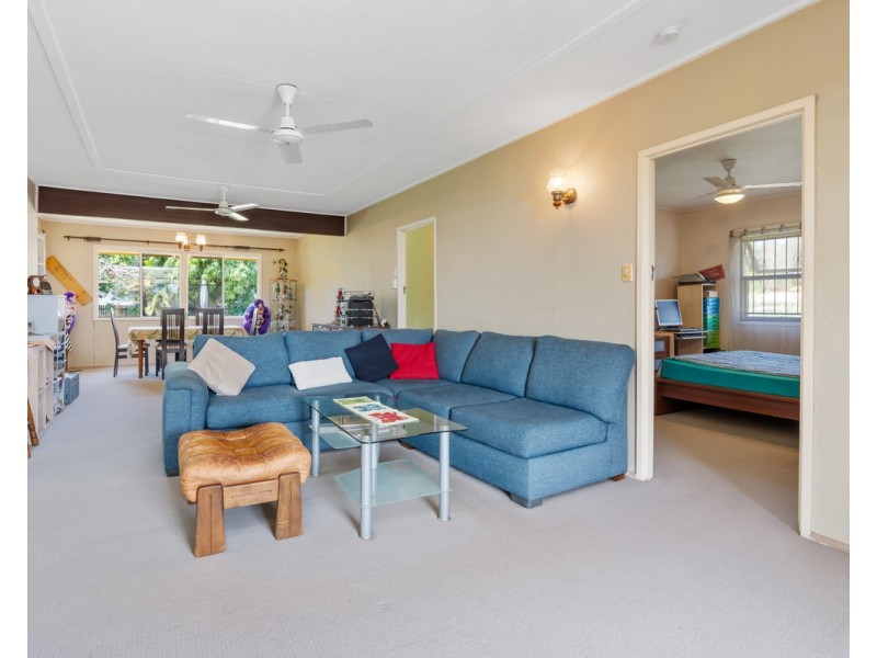 30 Seaville Avenue, Scarborough QLD 4020