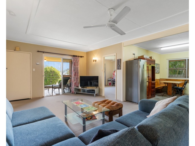 30 Seaville Avenue, Scarborough QLD 4020