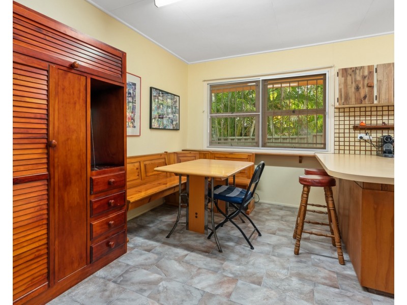 30 Seaville Avenue, Scarborough QLD 4020