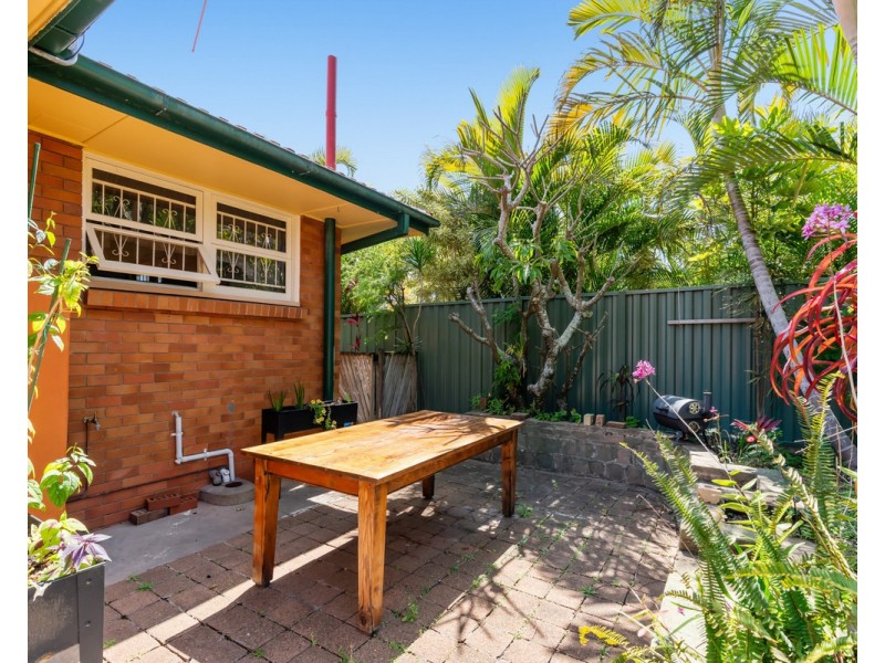 30 Seaville Avenue, Scarborough QLD 4020