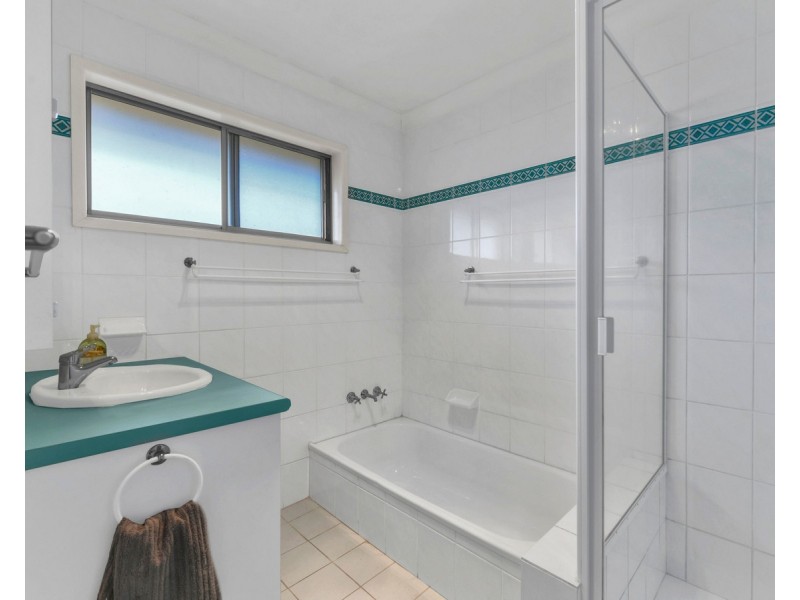 27 Denver Road, Carseldine QLD 4034