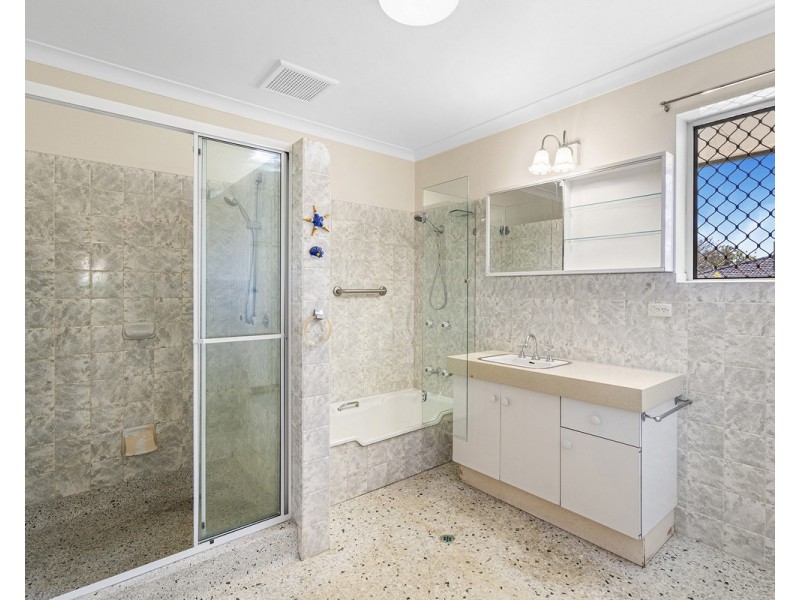 8 Hillhouse Street, Aspley QLD 4034