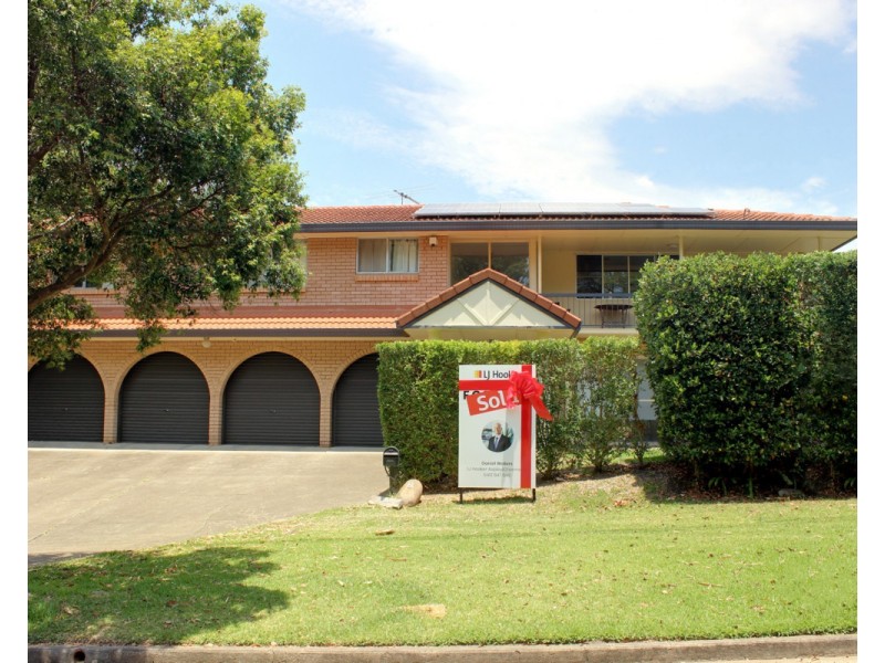 8 Lawrence Road, Chermside West QLD 4032