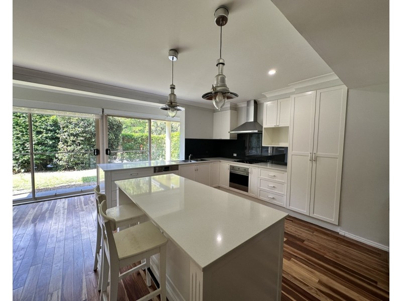 8 Lawrence Road, Chermside West QLD 4032