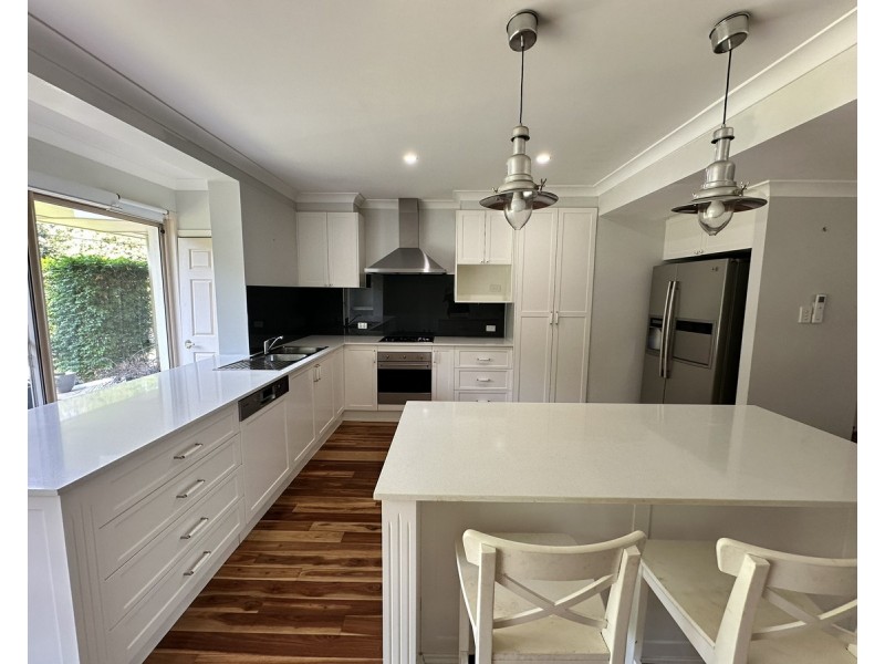 8 Lawrence Road, Chermside West QLD 4032